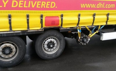 dhl trailer .jpg